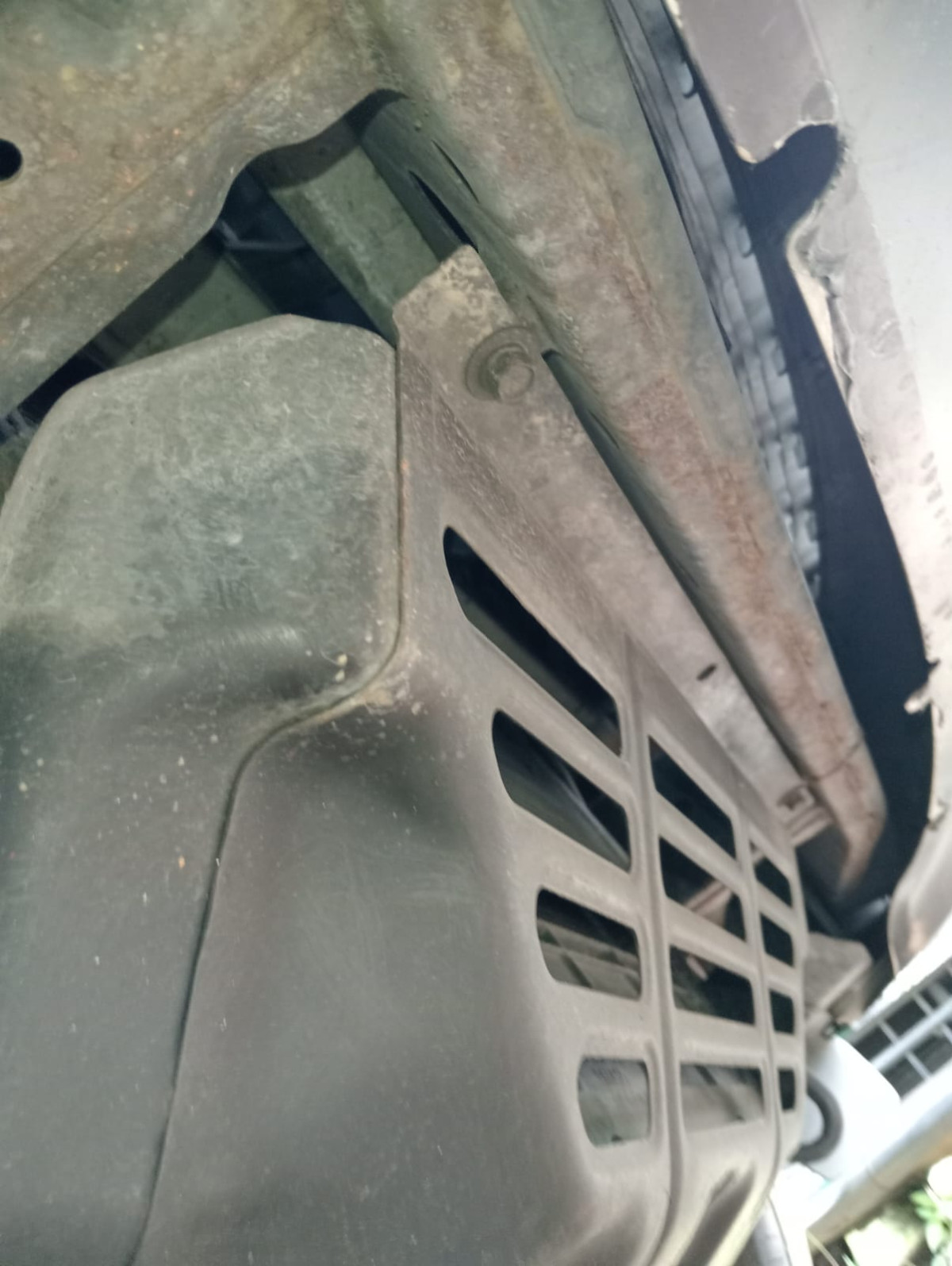 MITSUBISHI  PAJERO  SPORT 2.4L DAKAR-L (4X2)