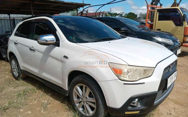 MITSUBISHI OUTLANDER SPORT