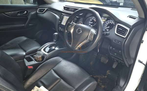 NISSAN X TRAIL 2.5