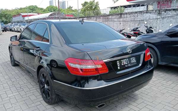 MERCEDES BENZ E 250 CGI