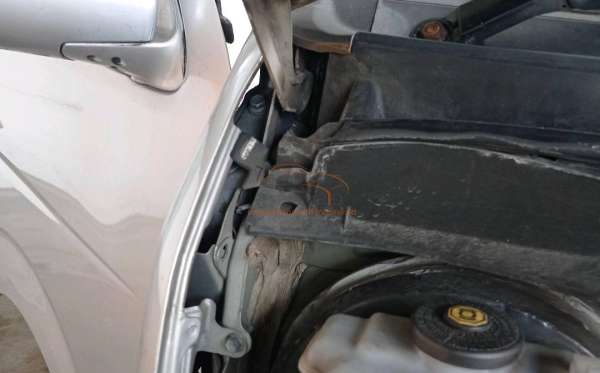 TOYOTA HI ACE COMMUTER