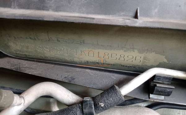 TOYOTA HI ACE COMMUTER