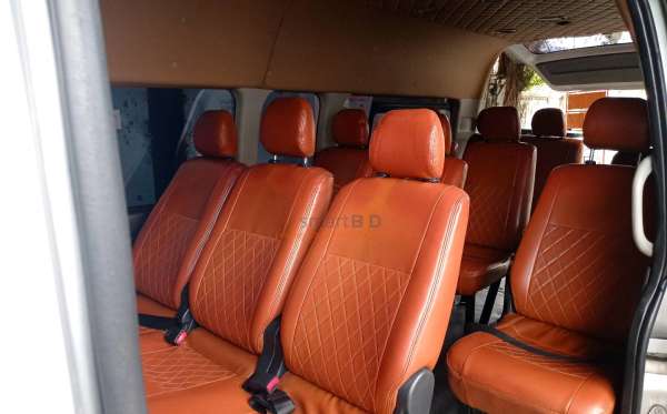 TOYOTA HI ACE COMMUTER