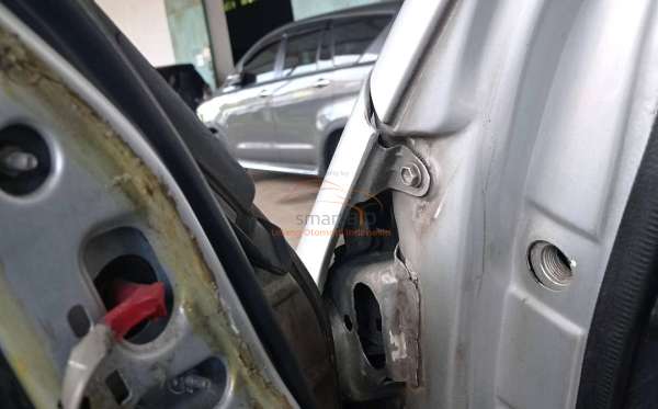 TOYOTA HI ACE COMMUTER