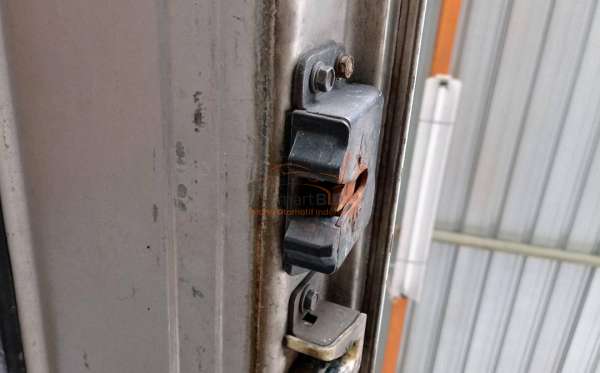 TOYOTA HI ACE COMMUTER