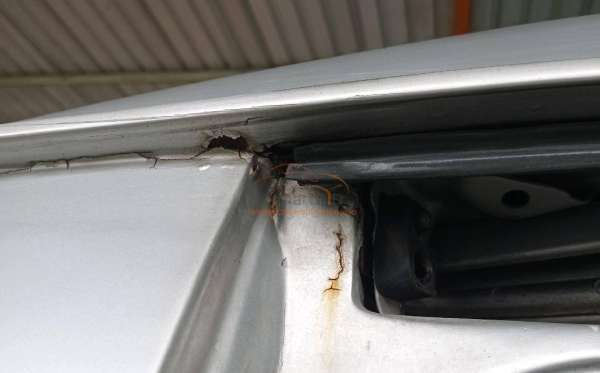 TOYOTA HI ACE COMMUTER