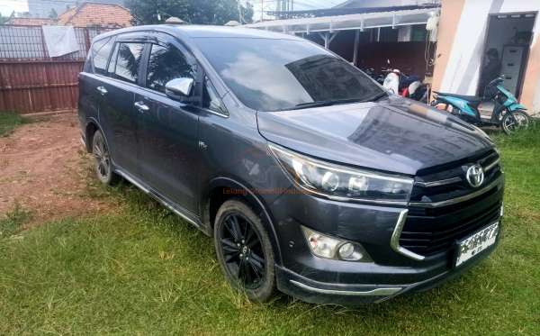 TOYOTA INNOVA VENTURER