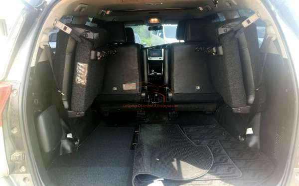 TOYOTA INNOVA VENTURER