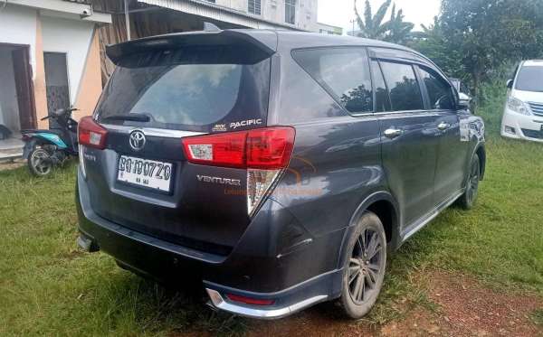 TOYOTA INNOVA VENTURER