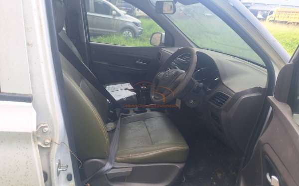 WULING CONFERO