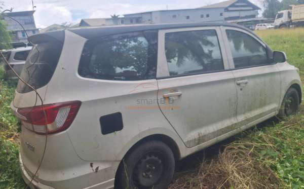 WULING CONFERO