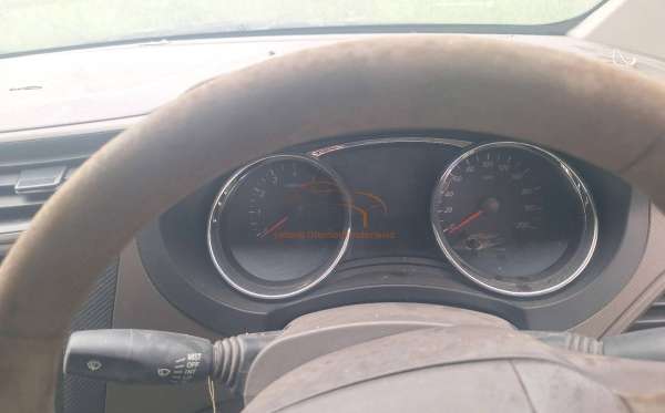 WULING CONFERO