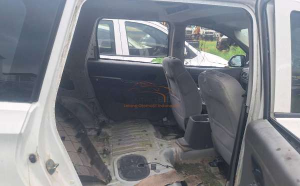 WULING CONFERO