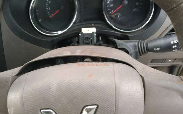 WULING  CONFERO