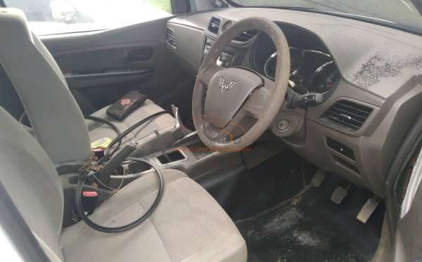 WULING  CONFERO