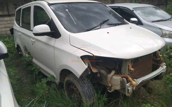 WULING  CONFERO