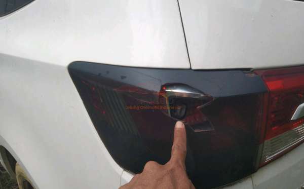 WULING  CONFERO