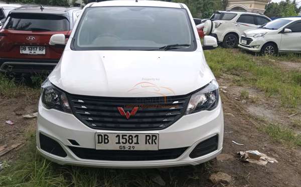 WULING  CONFERO