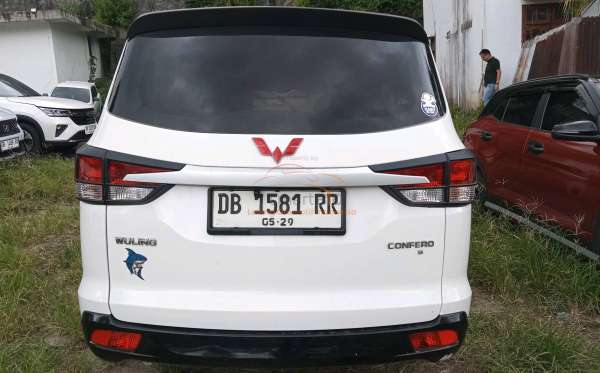 WULING  CONFERO