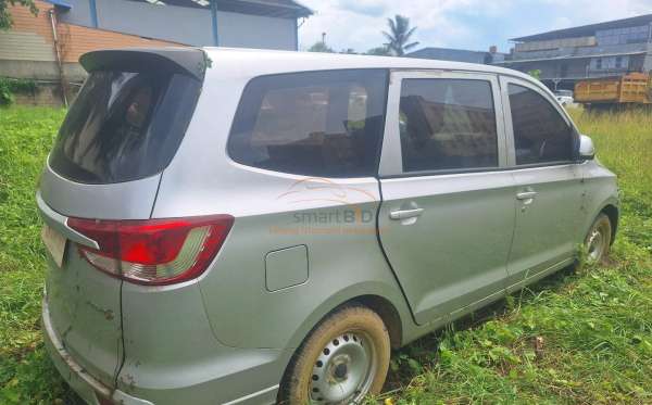 WULING  FORMO