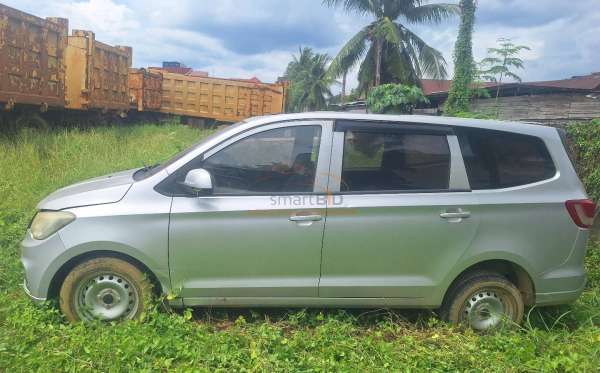 WULING  FORMO