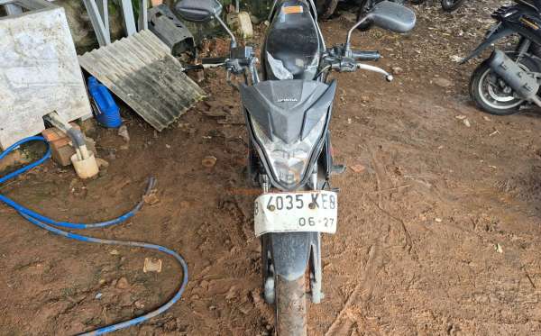 HONDA SONIC 150 R