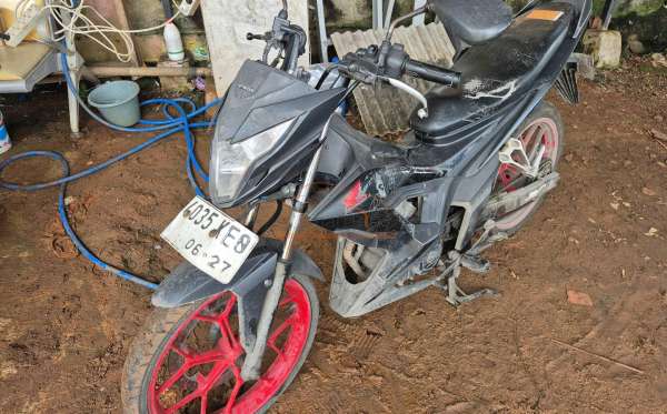 HONDA SONIC 150 R