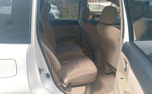 NISSAN  GRAND LIVINA  1.5 SV