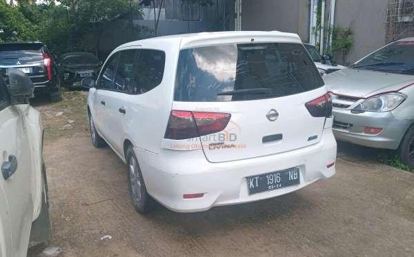 NISSAN  GRAND LIVINA  1.5 SV