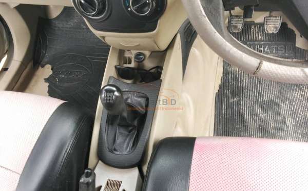 TOYOTA  AVANZA  1.3 G