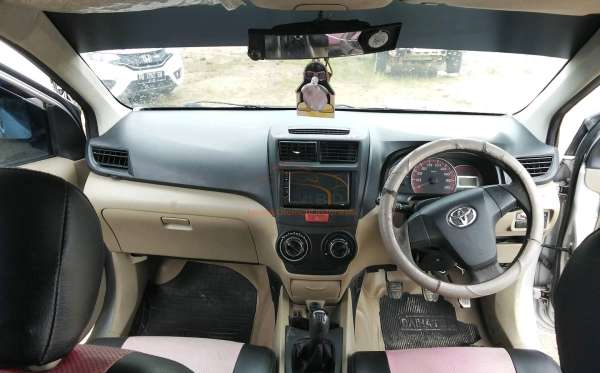 TOYOTA  AVANZA  1.3 G