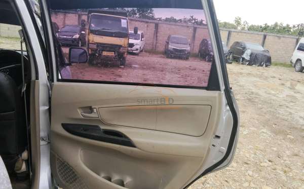 TOYOTA  AVANZA  1.3 G