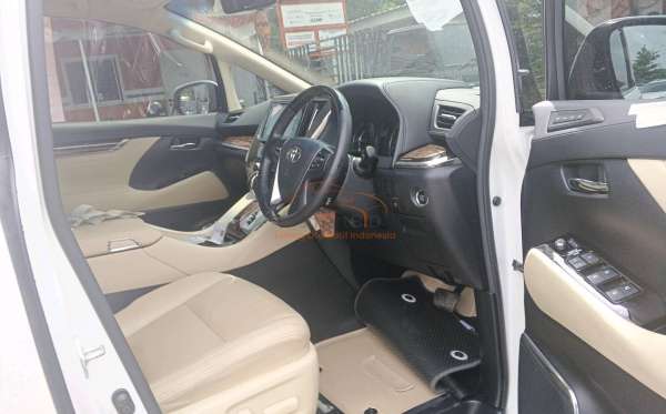 TOYOTA ALPHARD 2.5 G