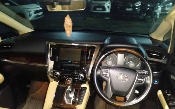 TOYOTA ALPHARD 2.5 G