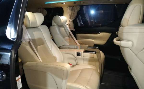 TOYOTA ALPHARD 2.5 G