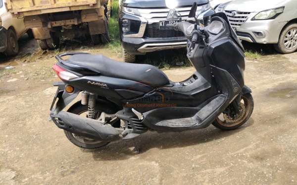 YAMAHA NMAX