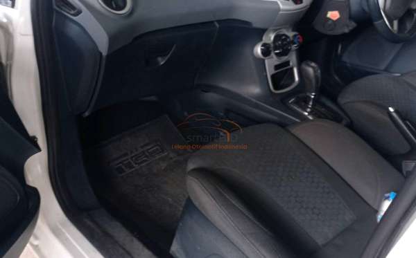 FORD FIESTA1.6L AT S