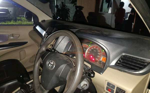 TOYOTA  AVANZA  1.3 E
