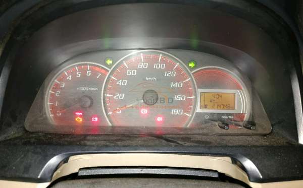 TOYOTA  AVANZA  1.3 E