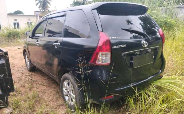TOYOTA  AVANZA  1.3 E