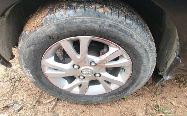 TOYOTA  AVANZA  1.3 E