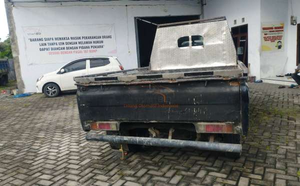 MITSUBISHI  L 300  PU