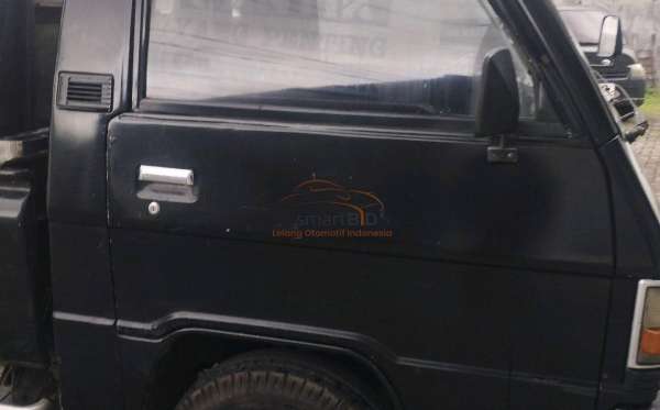 MITSUBISHI  L 300  PU