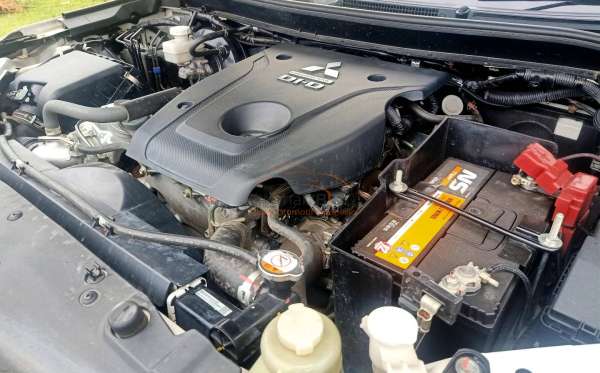 MITSUBISHI PAJERO SPORT 2.4L DAKAR-L (4X2)