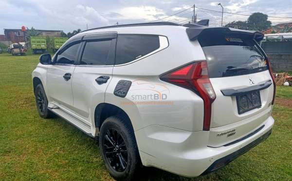 MITSUBISHI PAJERO SPORT 2.4L DAKAR-L (4X2)