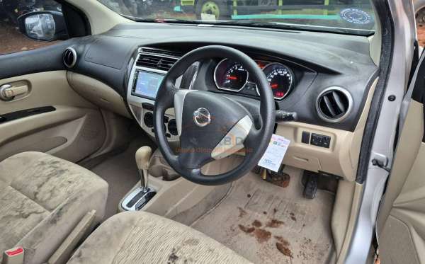 NISSAN GRAND LIVINA XV