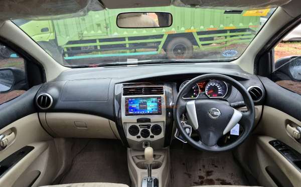 NISSAN GRAND LIVINA XV