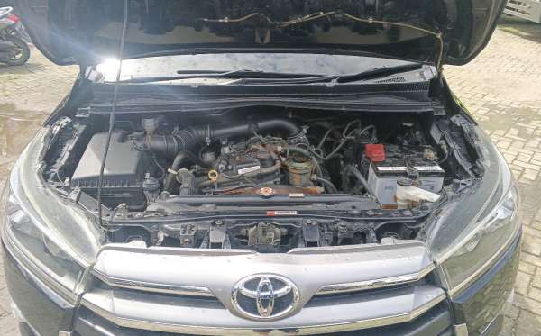 TOYOTA INNOVA G