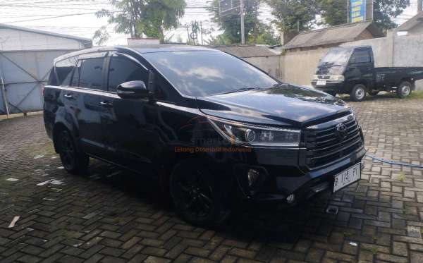 TOYOTA KIJANG INNOVA V