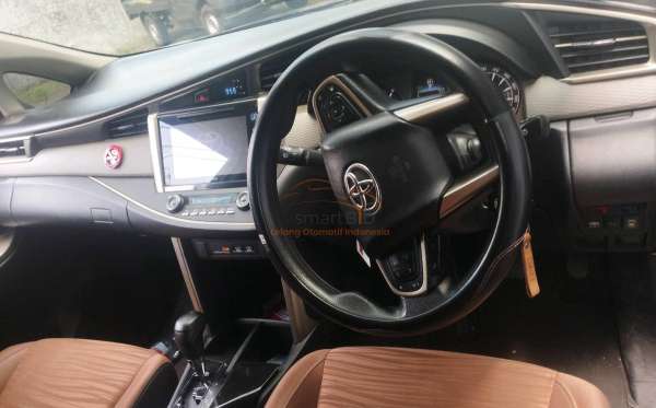 TOYOTA KIJANG INNOVA V